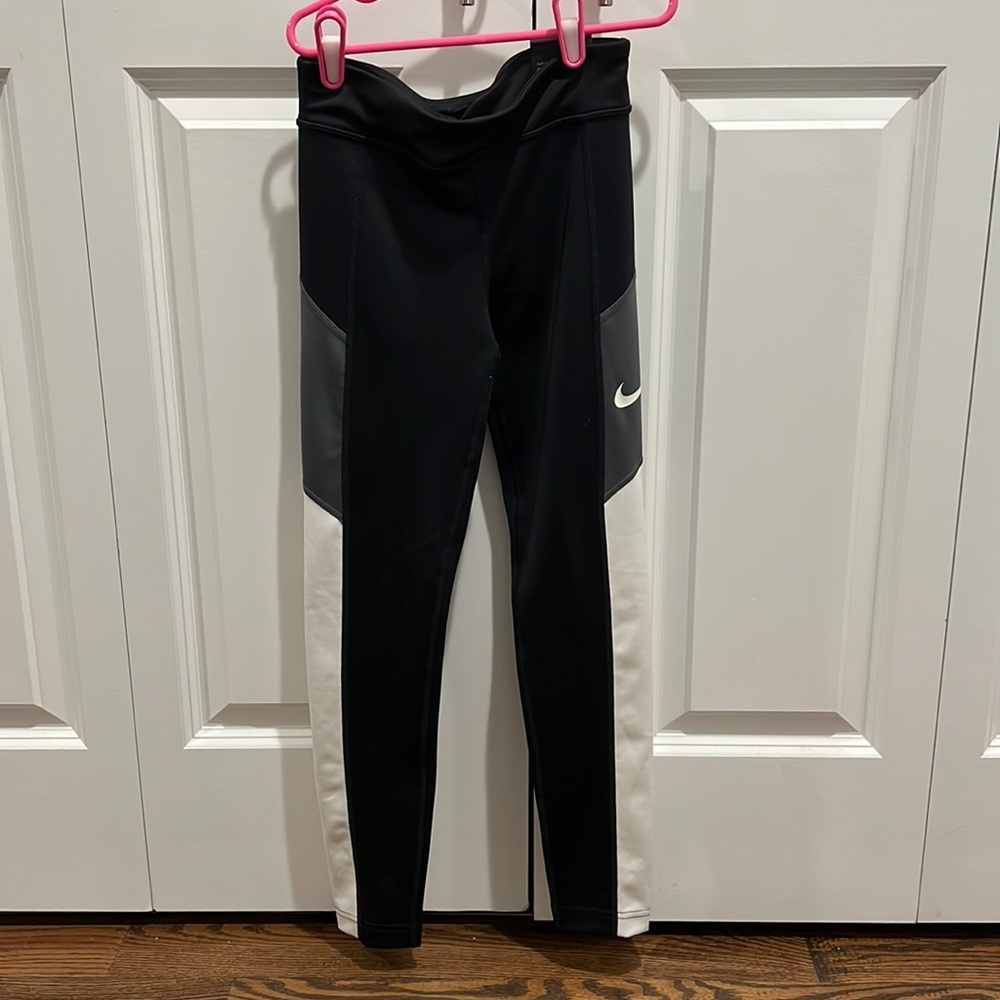 NWT Nike Dri-Fit Leggings Size M